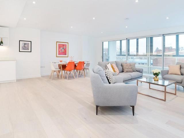 Waterloo Road, SE1 2 bed apartment to rent £4,000 pcm £923 pw