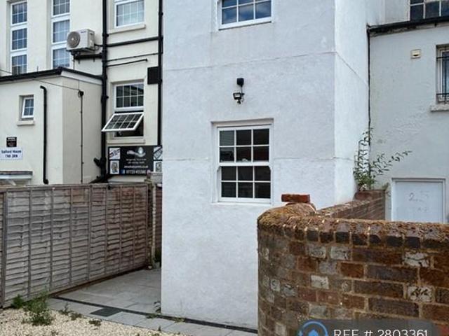 Waterloo Road, Tonbridge, TN9 1 bed flat to rent £1,090 pcm £252 pw