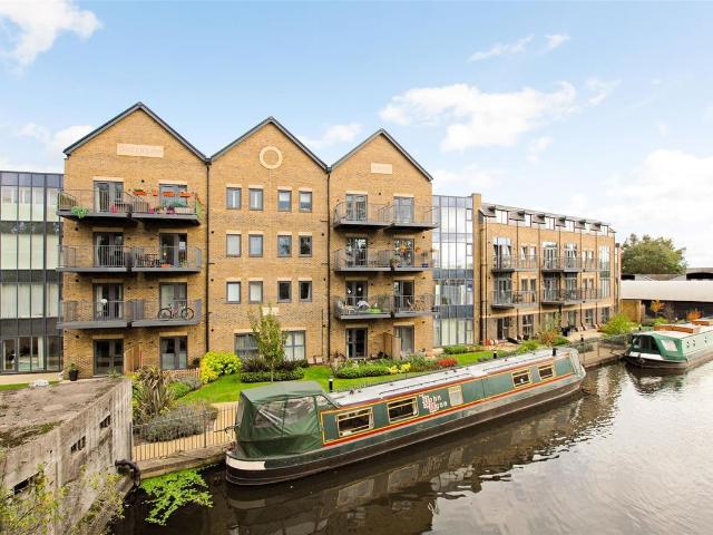 Waterloo Road, Uxbridge UB8, 1 bed flat to rent, £1,600 pcm | PrimeLocation