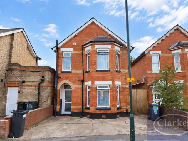 Waterloo Road, Winton, Dorset 4 bed detached house to rent £2,000 pcm £462 pw