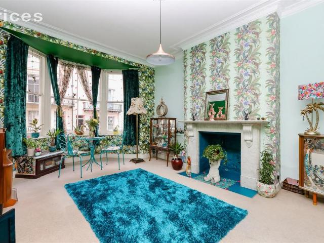 Waterloo Street, Hove 1 bed flat to rent £1,475 pcm £340 pw