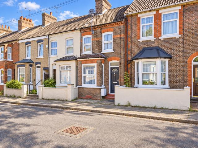 Waterlow Road, Bedfordshire LU6 2 bed house to rent £1,300 pcm £300 pw