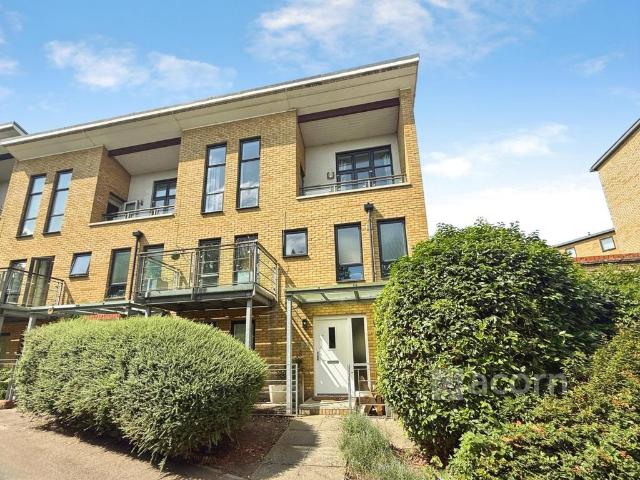 Waterstone Way Greenhithe DA9 4 bed end of terrace house to rent £2,400 pcm £554 pw