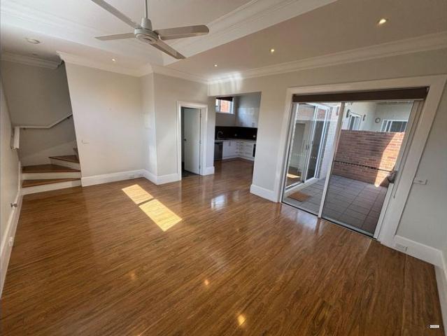 Waterstreet Apartment