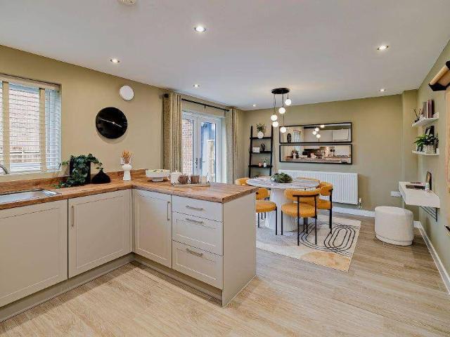 Water's Edge, 33 Hamilton Way BB2 4 bed semi detached house to rent £1,291 pcm £298 pw