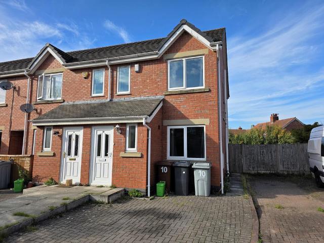 Waters Edge Mews, Middlewich. 2 bed end of terrace house to rent £900 pcm £208 pw