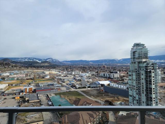 Waterscapes Condo 1 bed plus den