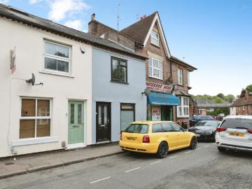 Waterside, Chesham, HP5 2 bed cottage to rent £1,575 pcm £363 pw