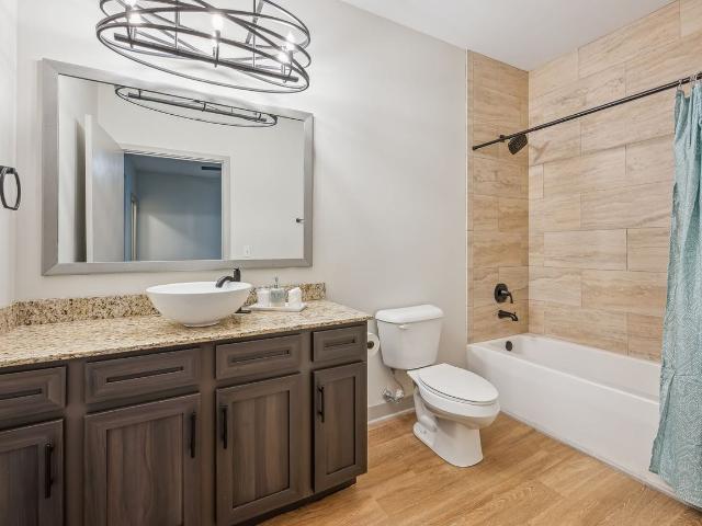Waterside at River Park Apartments 2 Bedroom Apartment for Rent at 1800 Marinas Edge Way Ste 100, Louisville, KY 40206 Butchertown