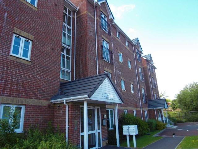 Waterside Gardens, Waters Meeting Road, Bolton BL1, 2 bed flat to rent, £825 pcm | PrimeLocation