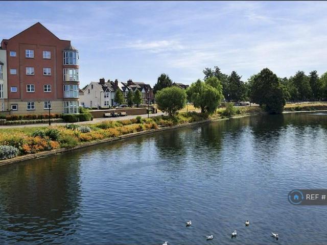 Waterside, Exeter, EX2 3 bed flat to rent £1,850 pcm £427 pw
