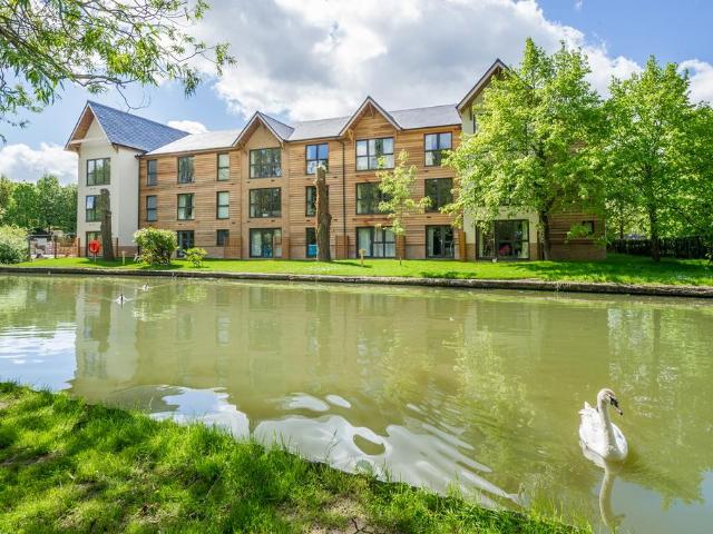 Waterside House, Milton Keynes, MK6 Studio to rent £1,075 pcm £248 pw