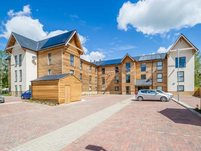 Waterside House, Milton Keynes, MK6 Studio to rent £1,100 pcm £254 pw