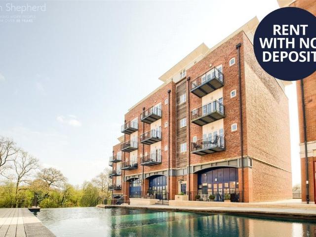 Waterside Heights, Waterside. 2 bed flat to rent £1,400 pcm £323 pw