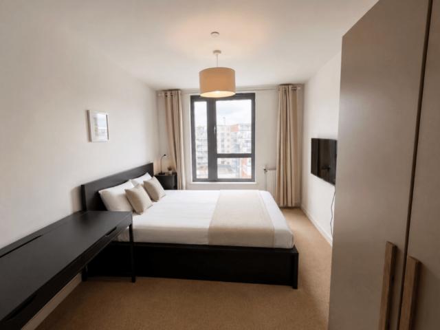 Waterside Heights, E16 2 bed flat to rent £2,297 pcm £530 pw