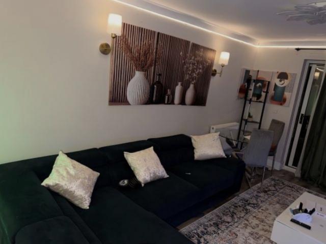 Waterside Lane, Gillingham, Kent, ME7 2 bed terraced house to rent £1,500 pcm £346 pw