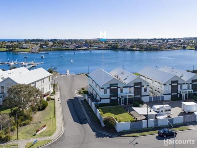 Waterside Living!