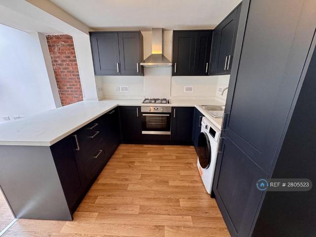 Waterside, Milton Keynes, MK6 4 bed terraced house to rent £1,850 pcm £427 pw