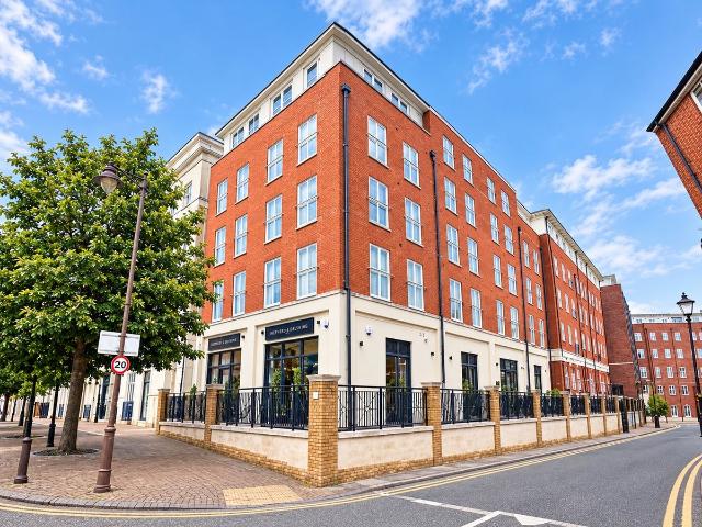 Waterside, Shirley, Solihull, West Midlands B90, 2 bed flat to rent, £1,250 pcm | PrimeLocation