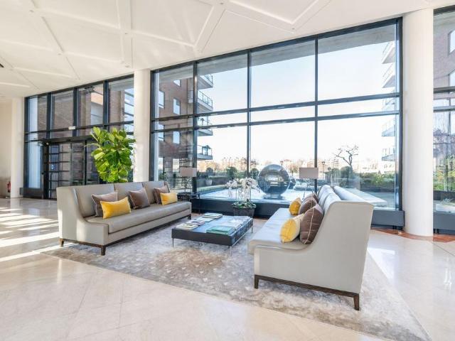 Waterside Point, Anhalt Road. 4 bed penthouse to rent £16,497 pcm £3,807 pw