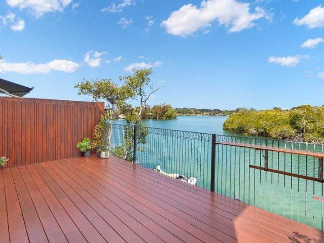 Waterside townhouse with Terranora Creek views