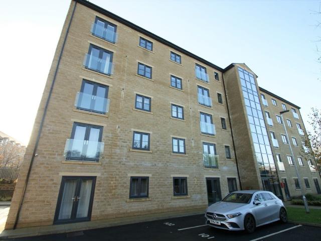 Waterside View, Harrogate Road, Bradford, West Yorkshire BD10, 2 bed flat to rent, £1,100 pcm | PrimeLocation