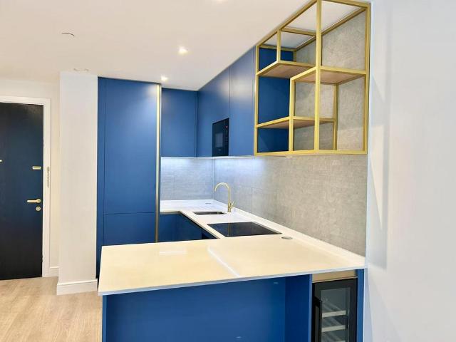 Waterview House, Wembley HA0 1 bed flat to rent £1,900 pcm £438 pw