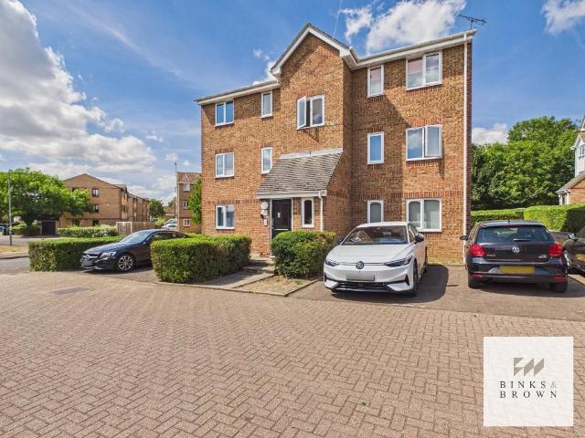 Waterville Drive, Basildon, Essex SS16, 2 bed flat to rent, £1,200 pcm | PrimeLocation