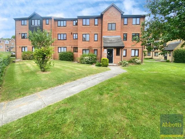 Waterville Drive, Basildon, SS16 2 bed apartment to rent £1,350 pcm £312 pw