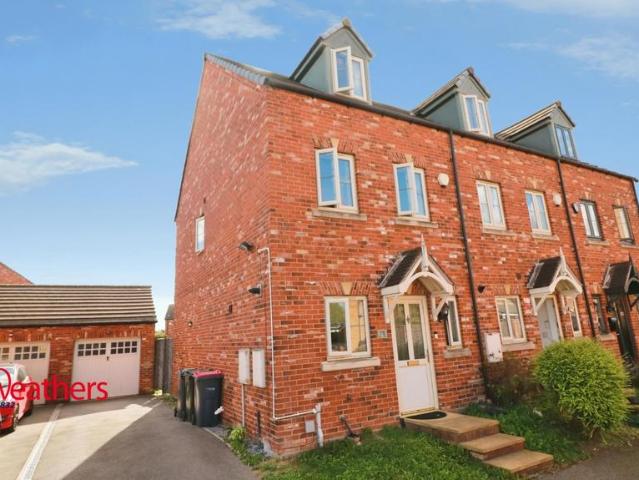 Waterway Lane, Kilnhurst, Mexborough 3 bed end of terrace house to rent £950 pcm £219 pw