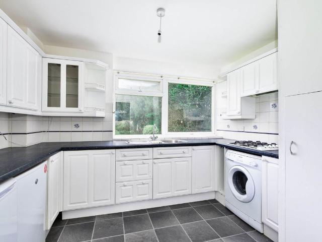 Watford Road, Croxley Green WD3, 2 bed flat to rent, £1,500 pcm | PrimeLocation