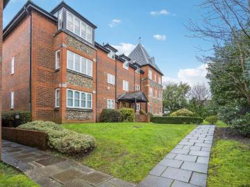 Watford Road, Northwood HA6 2 bed apartment to rent £2,250 pcm £519 pw