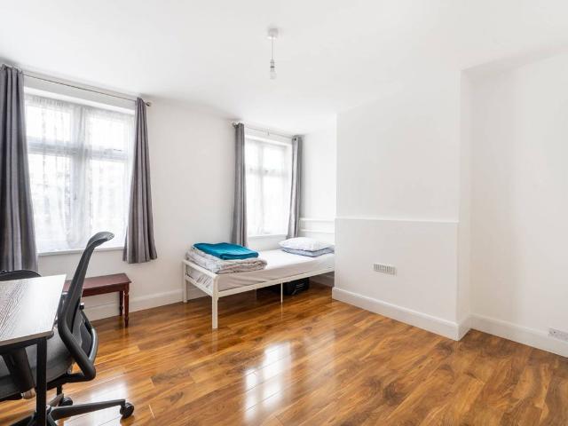 Watford Road, Wembley, Harrow HA1, 4 bed flat to rent, £2,600 pcm | PrimeLocation