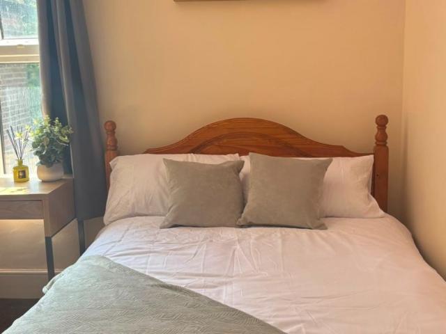 Watford, UK WD18, 6 bed shared accommodation to rent, £850 pcm | PrimeLocation