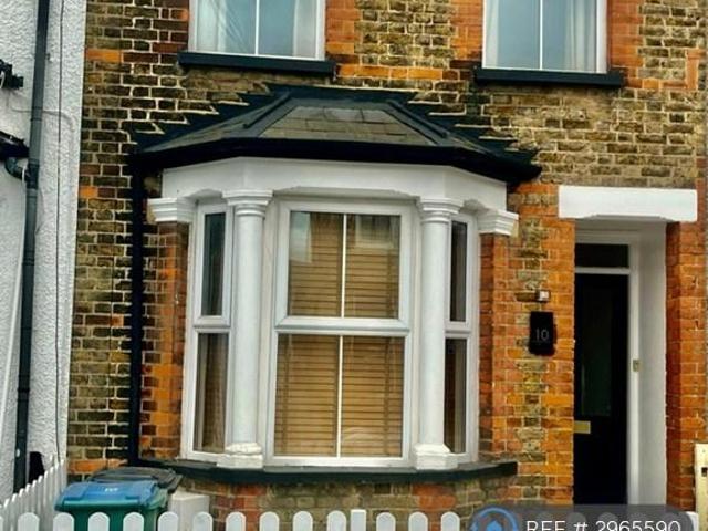 Watford, Watford, WD18 3 bed terraced house to rent £3,750 pcm £865 pw