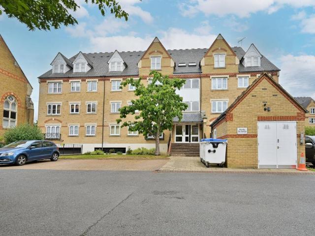 Watford, WD24 2 bed flat to rent £1,475 pcm £340 pw