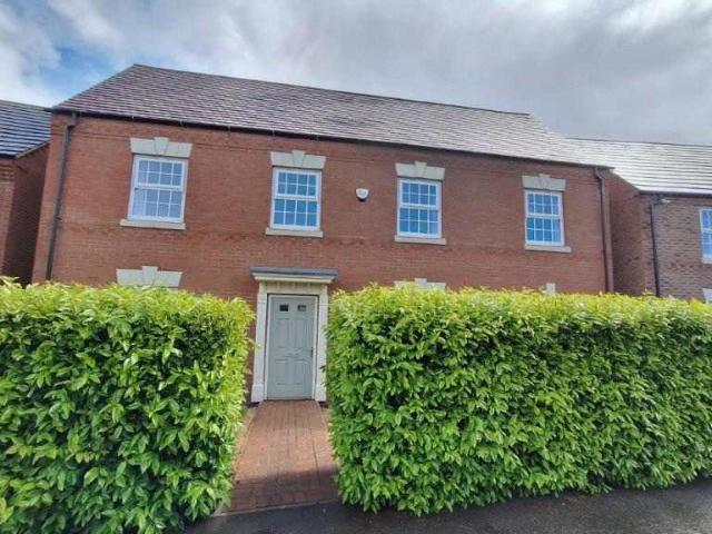 Watitune Avenue, Weddington. 4 bed house to rent £1,750 pcm £404 pw