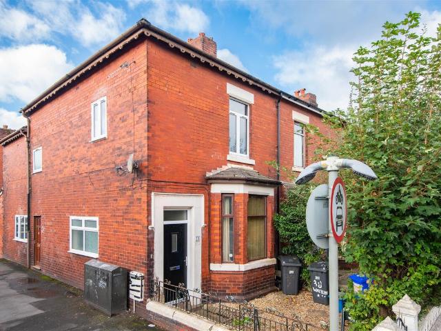 Watkin Lane, Lostock Hall PR5, 2 bed flat to rent, £750 pcm | PrimeLocation