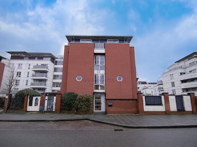 Watkin Road, Leicester, Leicestershire 2 bed maisonette to rent £1,100 pcm £254 pw