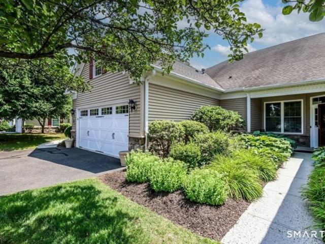 Watkins Dr Unit,newtown, Condo For Sale