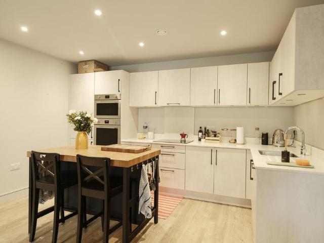 Watkins House, St Johns Road, BS3 2 bed flat to rent £2,400 pcm £554 pw