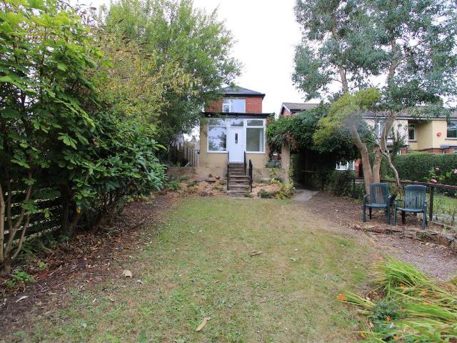 Watkinson Road, Halifax HX2, 2 bed detached house to rent, £1,350 pcm | PrimeLocation