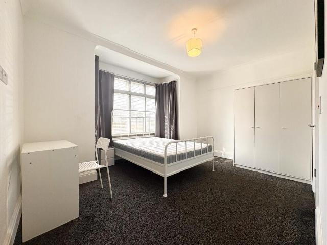 Watling Street, Dartford, DA2 1 bed in a house share to rent £900 pcm £208 pw