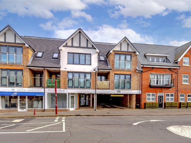 Watling Street, Radlett, Hertfordshire WD7, 1 bed flat to rent, £1,600 pcm | PrimeLocation