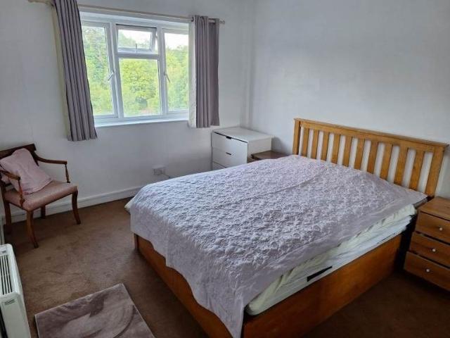 Watling Street, Radlett WD7, 3 bed shared accommodation to rent, £680 pcm | PrimeLocation