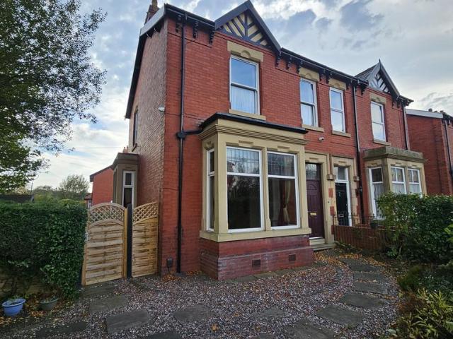 Watling Street Road, Preston, PR2 4 bed house to rent £1,700 pcm £392 pw