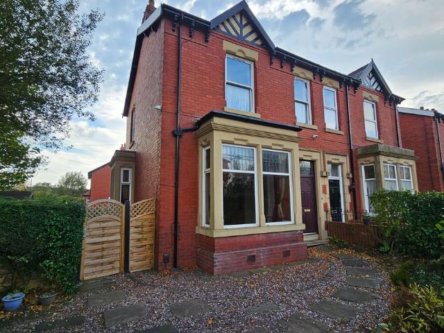 Watling Street Road, Preston PR2, 4 bed property to rent, £1,700 pcm | PrimeLocation