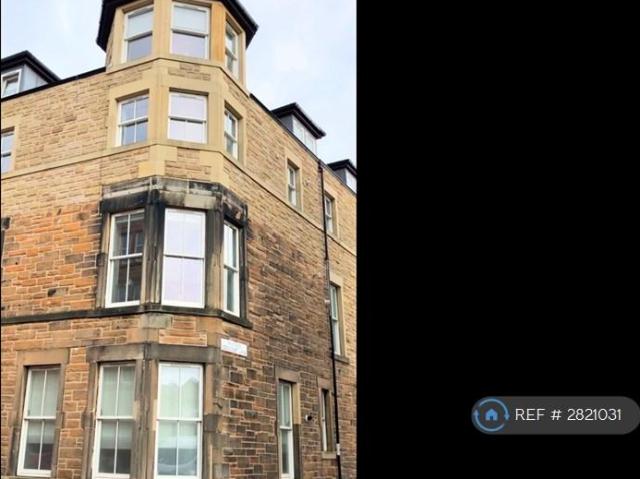 Watson Crescent, Edinburgh, EH11 2 bed flat to rent £1,499 pcm £346 pw