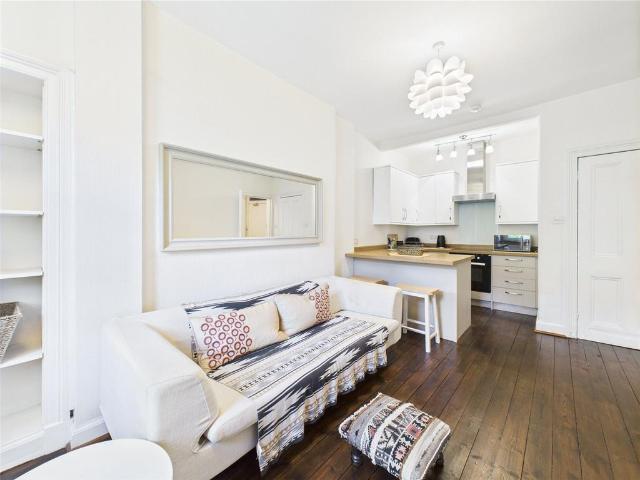 Watson Crescent, Polwarth, Edinburgh. 1 bed apartment to rent £1,050 pcm £242 pw
