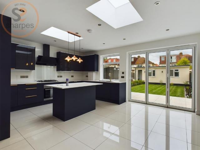 Watson Avenue, Sutton, Surrey 5 bed house to rent £3,300 pcm £762 pw